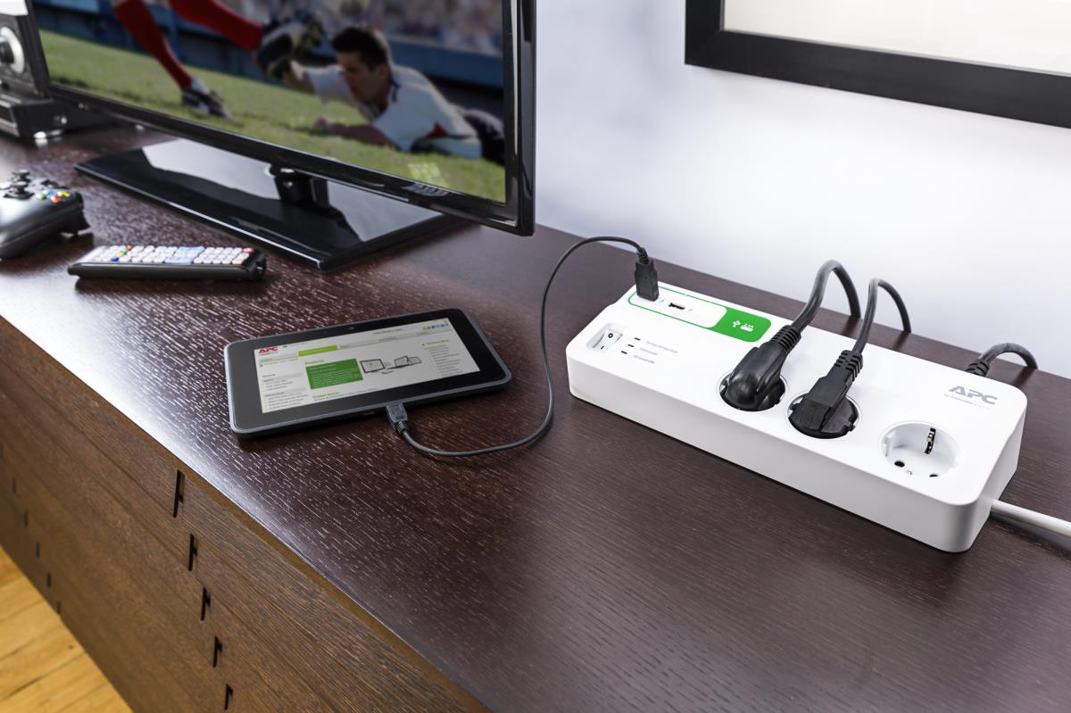Essential SurgeArrest 6 Outlets with 5V 2.4A 2-port USB Charger 230V Germany