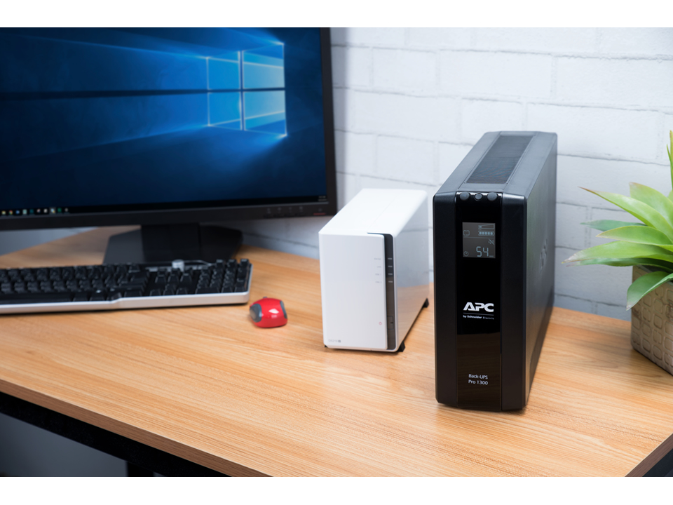 Back UPS Pro BR 1300VA 8 Out AVR