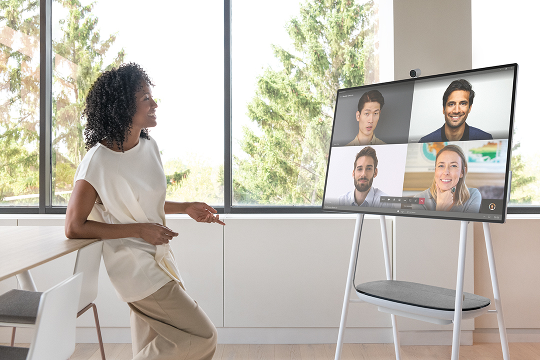 Smart-UPS Charge Mobile Battery For Microsoft Surface Hub 2S & Surface Hub 3
