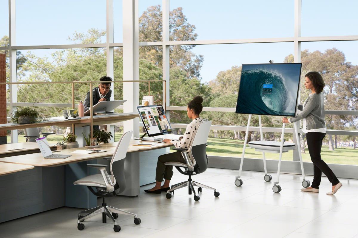 Smart-UPS Charge Mobile Battery For Microsoft Surface Hub 2S & Surface Hub 3