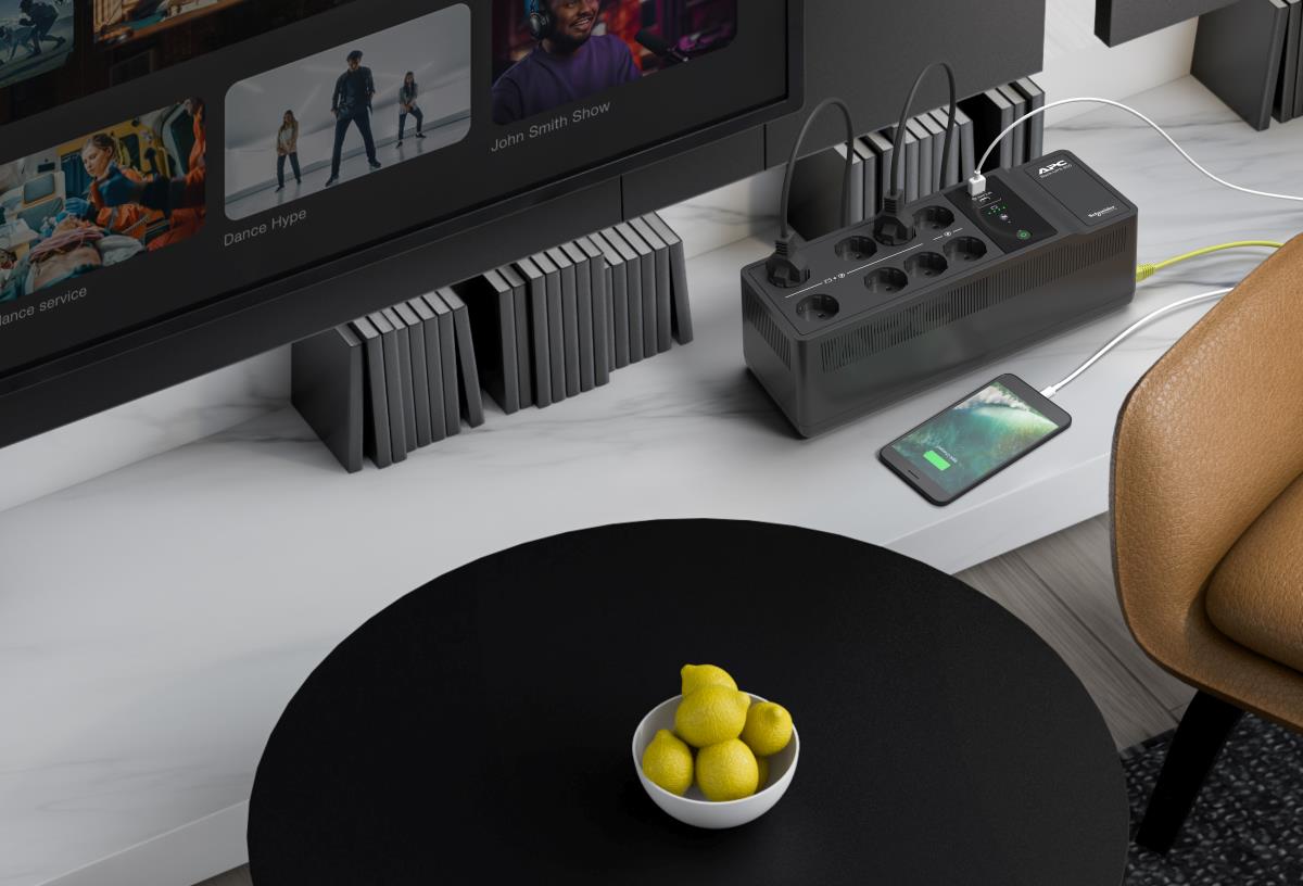 Back-UPS 850VA 520Watts 230V, USB Type-C and A Charging Ports - Schuko CEE 7/7P
