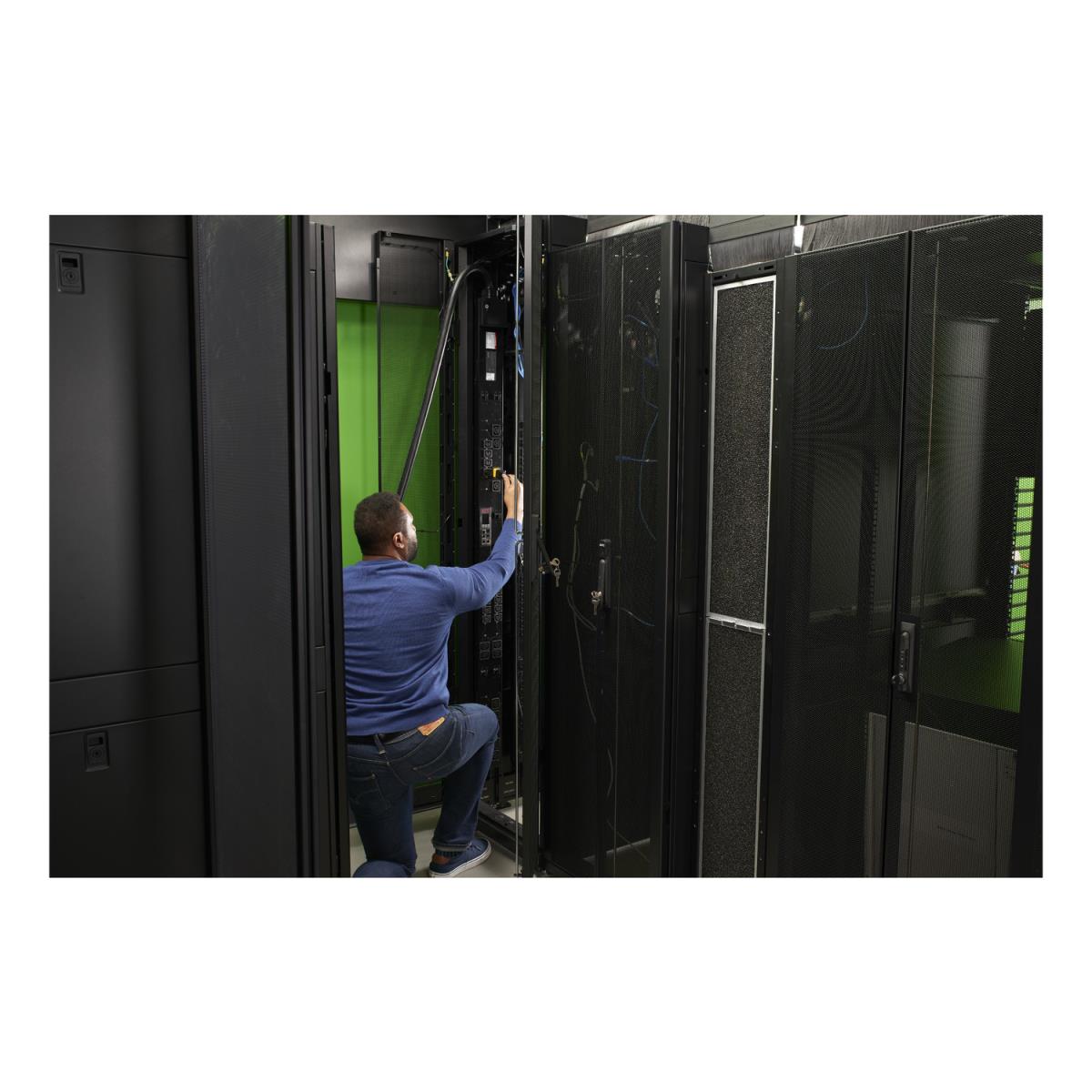 Rack PDU 9000 Switched, ZeroU, 30A, 200/208V, (21) C13/C15 & (3) C19/C21