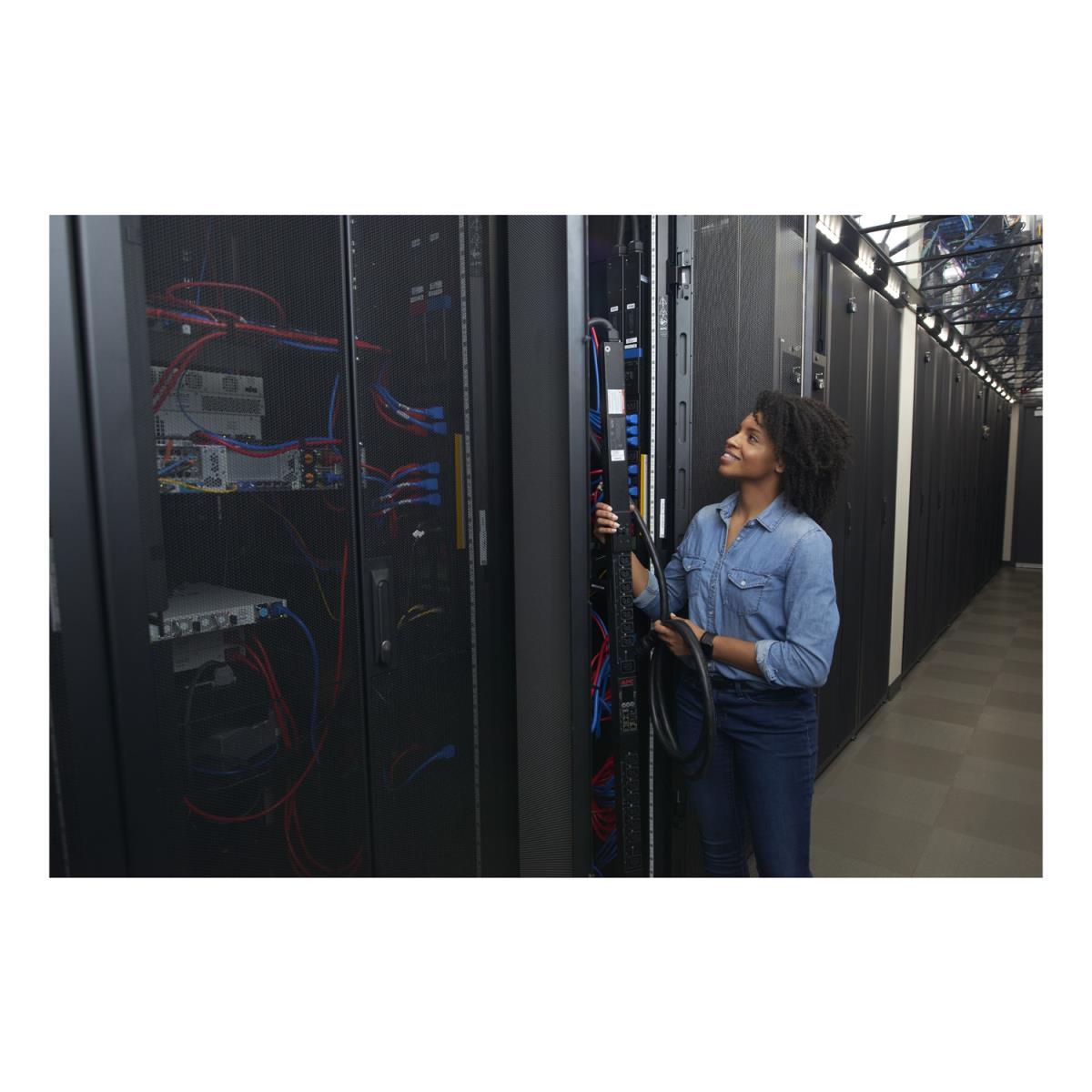 Rack PDU 9000 Switched, ZeroU, 30A, 200/208V, (21) C13/C15 & (3) C19/C21