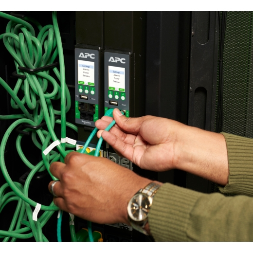 Netshelter Rack Pdu Advanced Switched Metered Outlet 17.3kw 3ph 415v 30a 530p6 48 Outlet