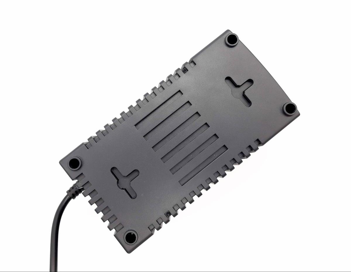 Line-R 600VA Automatic Voltage Regulator 230V 3 Schuko Outlets