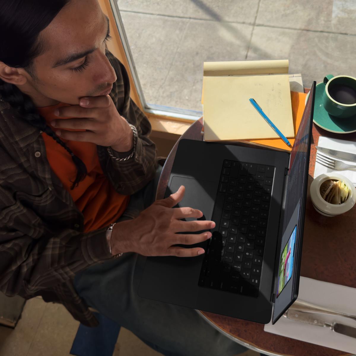MacBook Pro - 14in - M3 Pro Max - 14-cpu/30-gpu - 36GB Ram - 1TB SSD - Silverv - Magic Keyboard With Touch Id - Qwertzu German