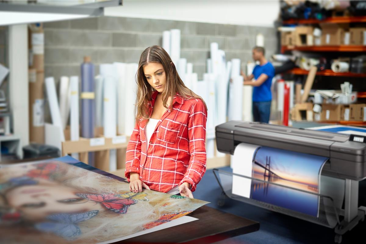 DesignJet Z9+dr PostScript with V-Trimmer - Color Printer - Inkjet - 44in - USB / Ethernet