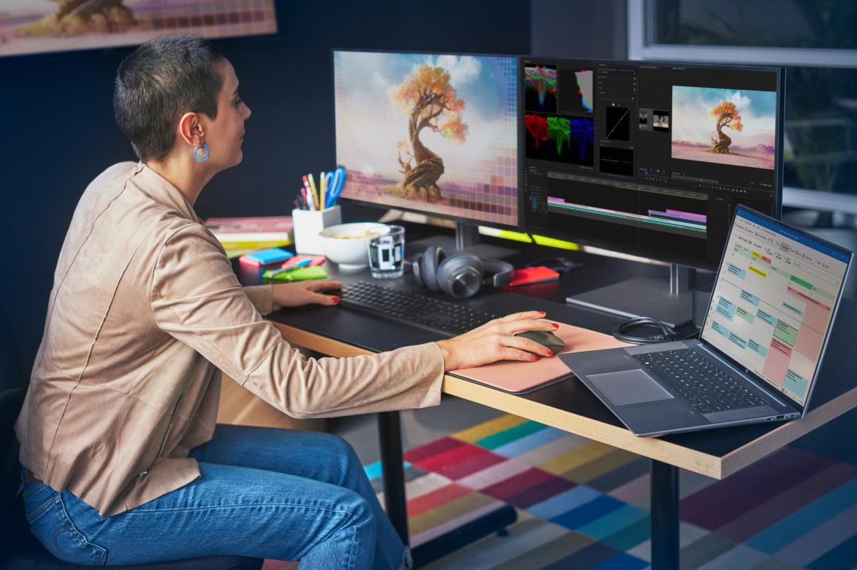 Desktop USB-C Monitor - DreamColor Z27xs G3 - 27in - 3840x2160 (4K UHD)