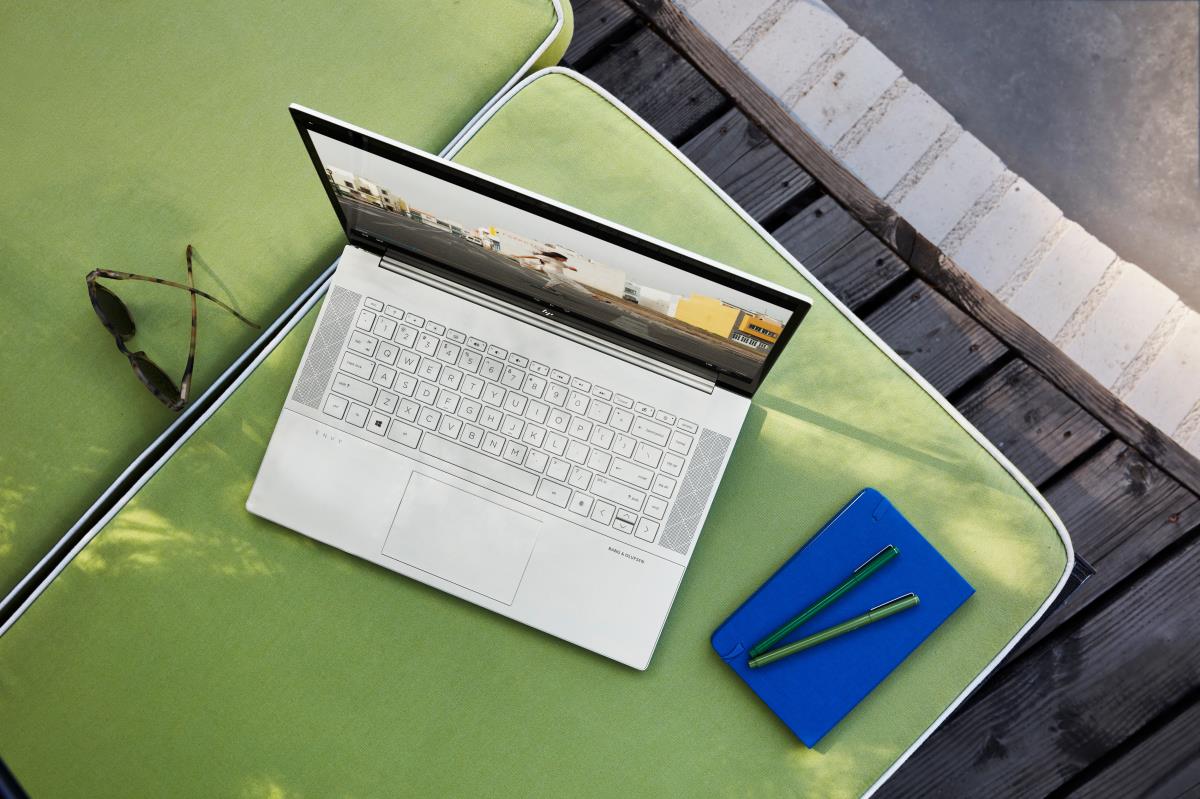 ENVY 15-ep1395nd - 15.6in - i9 11900H - 32GB RAM - 2TB SSD - RTX 3060 6GB - Win11 Home - Qwerty US/Int''l