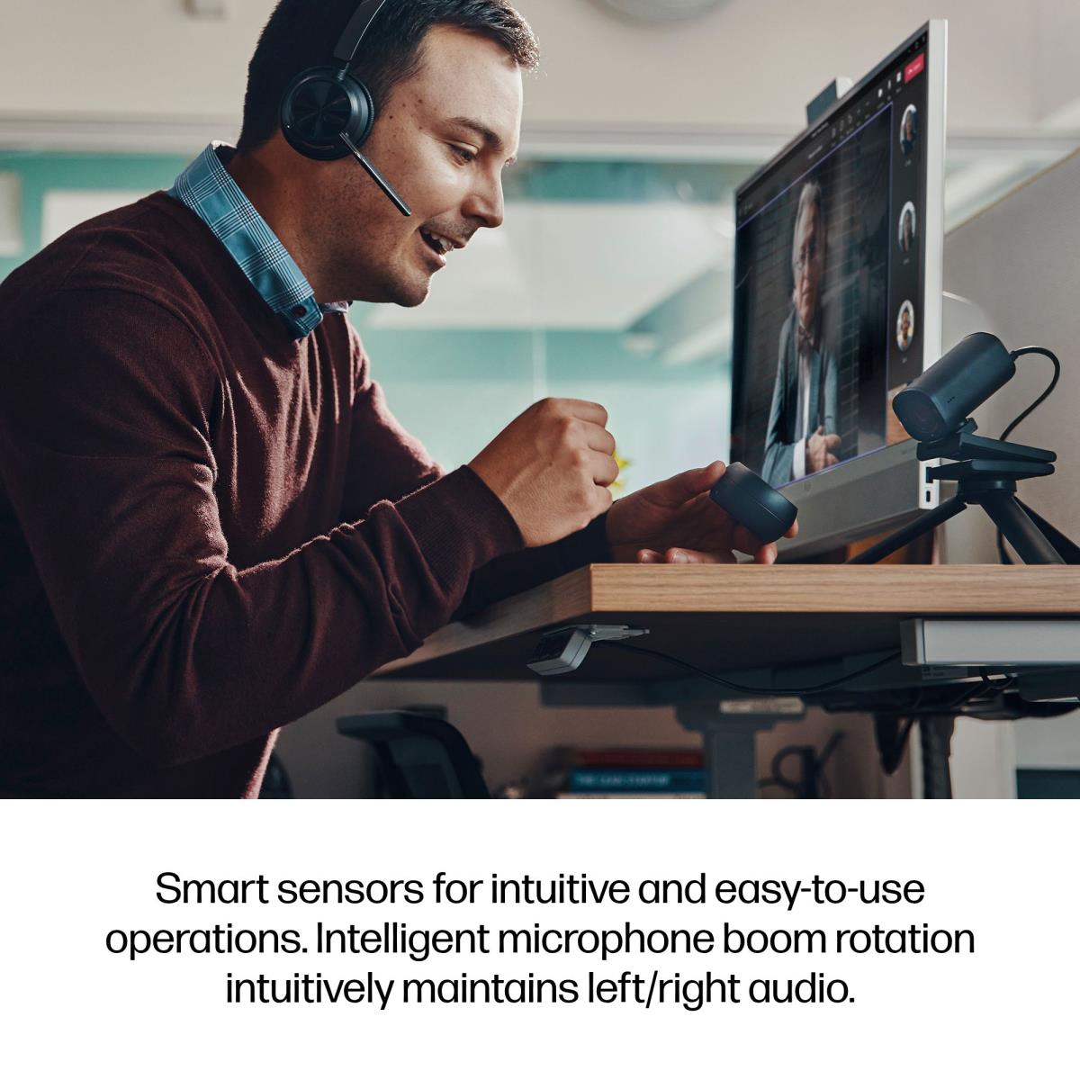 Headset Voyager Focus 2 Microsoft - Stereo - Bluetooth/USB-C - USB-C/A Adapter + Charging Stand