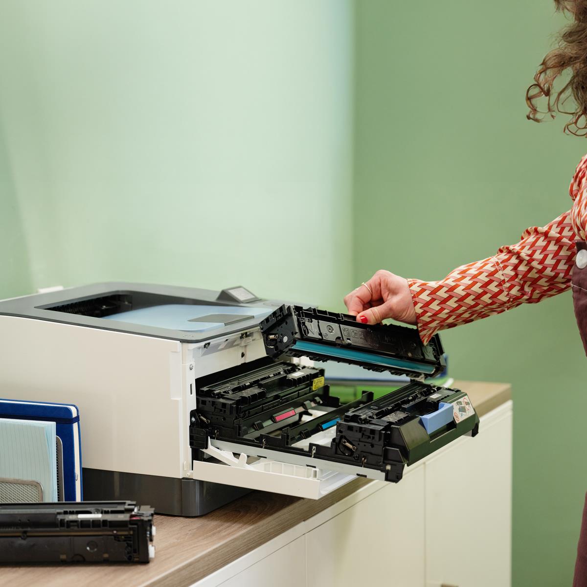 LaserJet Pro 3202dw - Color Printer - Laser - A4 - USB / Ethernet / Wi-Fi