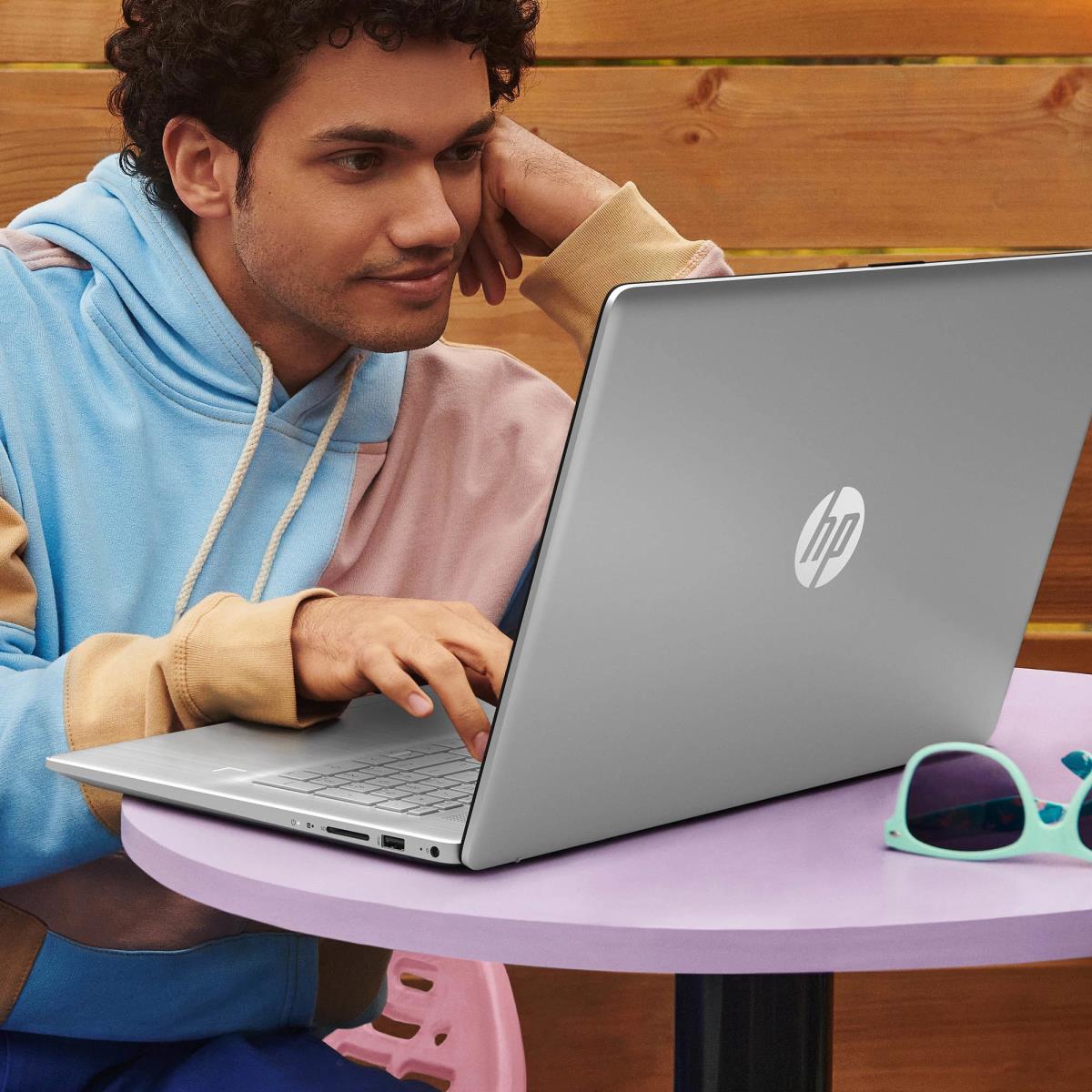 HP 17-cn3043nb - 17.3in - i3 n305 - 8GB RAM - 512GB SSD - Win11 Home - Azerty Belgian - Natural Silver