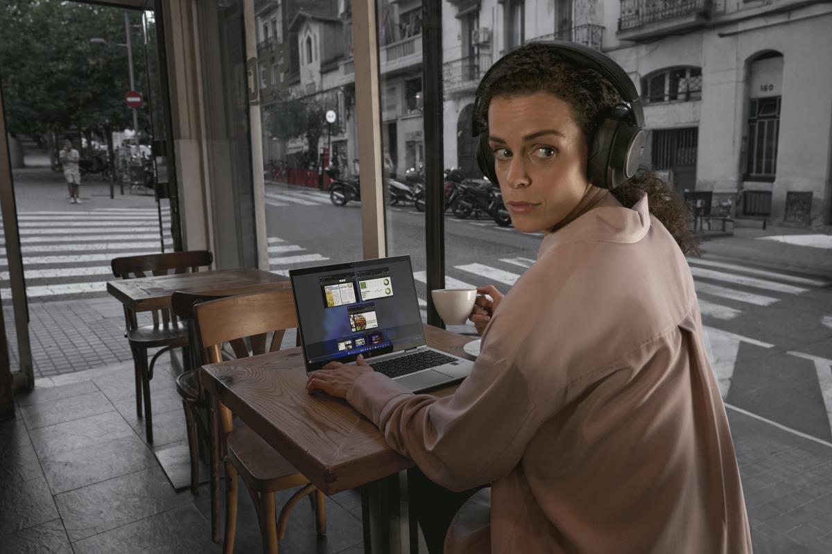 EliteBook 8 Flip G1i AI - 13.3in Touchscreen - Core Ultra 5 225U - 16GB RAM - 512GB SSD - Win11 Pro - Azerty Belgian