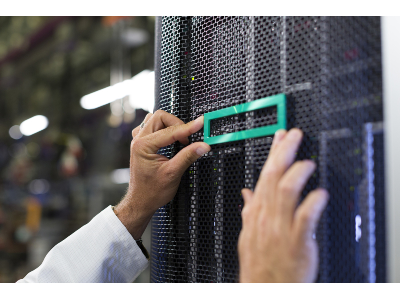 HPE ML Gen10 Tower to Rack Conversion Kit with Sliding Rail Rack Shelf and Cable Management Arm (874578-B21)