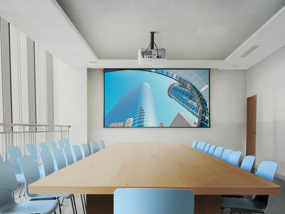 Projector LS740HD 1920x1080 (Full HD) 5000 Lm