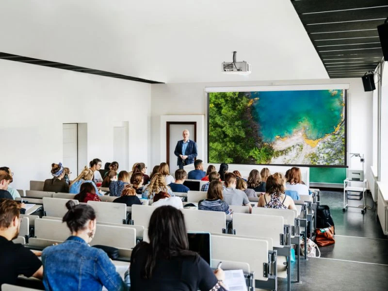 Projector LS740W WXGA 5000 Lm