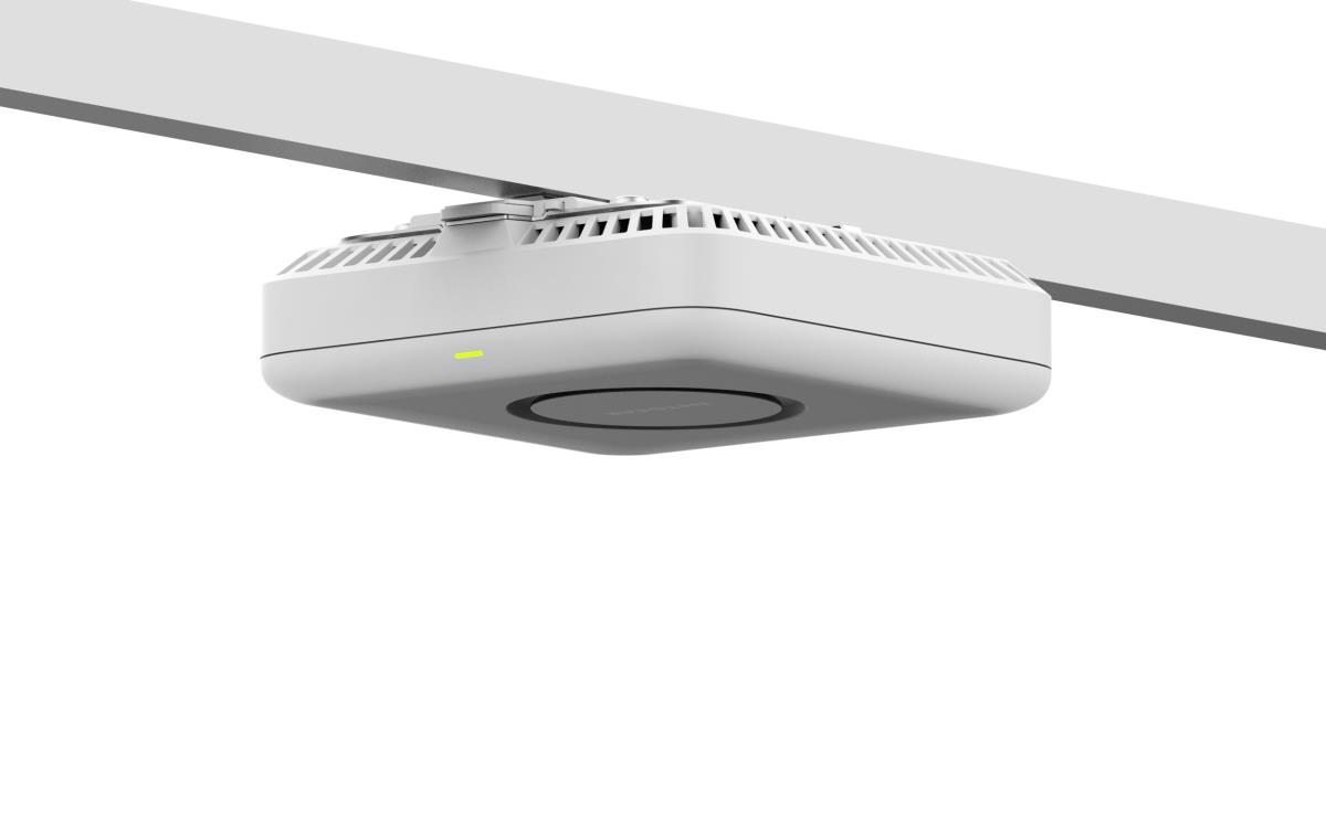 Tri-Band PoE 10G Insight Manageable Wi-Fi 7 Access Point