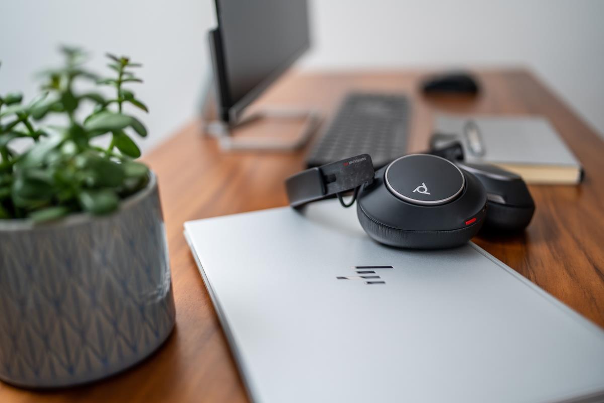 Headset Poly Voyager Surround 80 UC - Stereo - Bluetooth - USB-A / USB-C