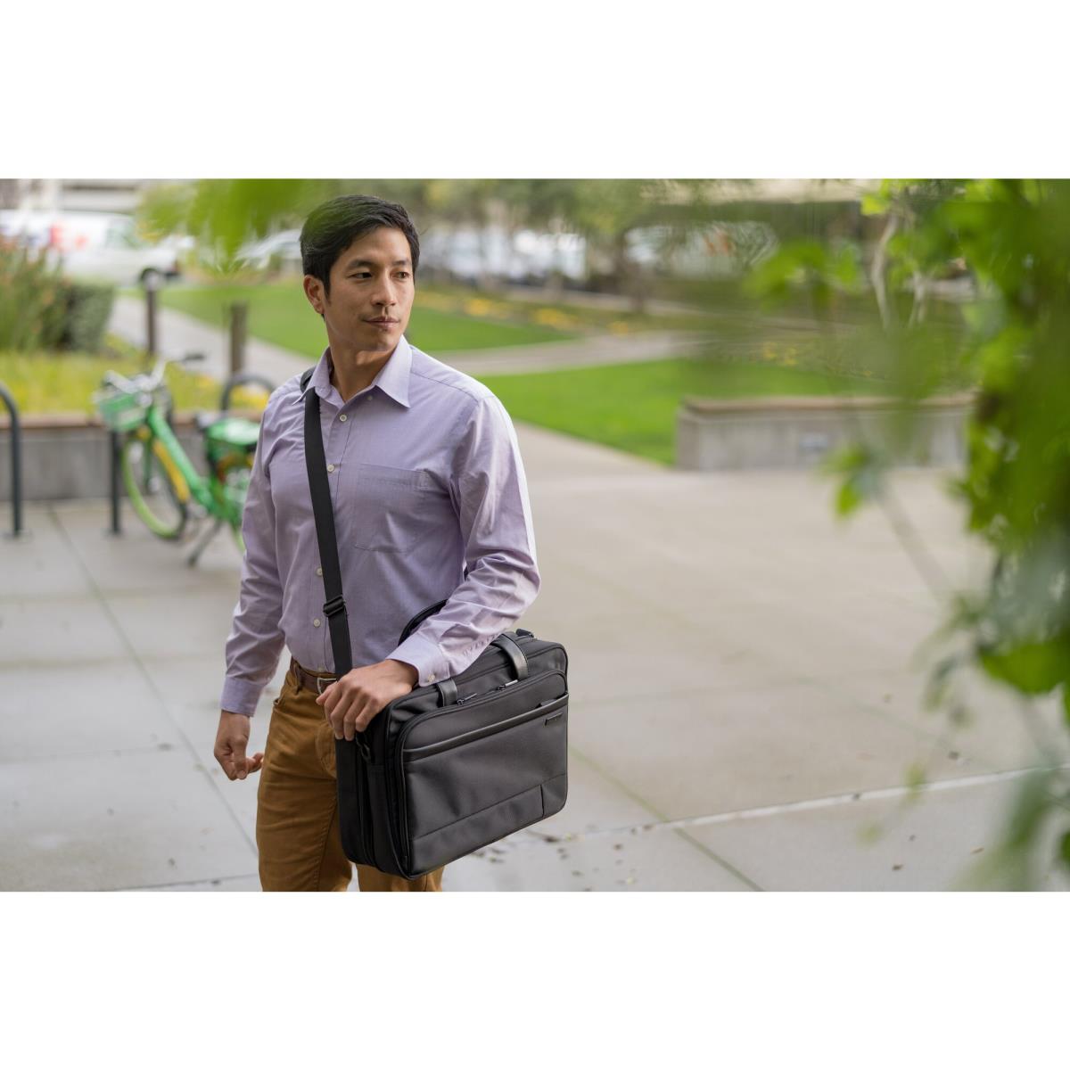 Contour 2.0 Business Laptop Briefcase 15.6in - Black
