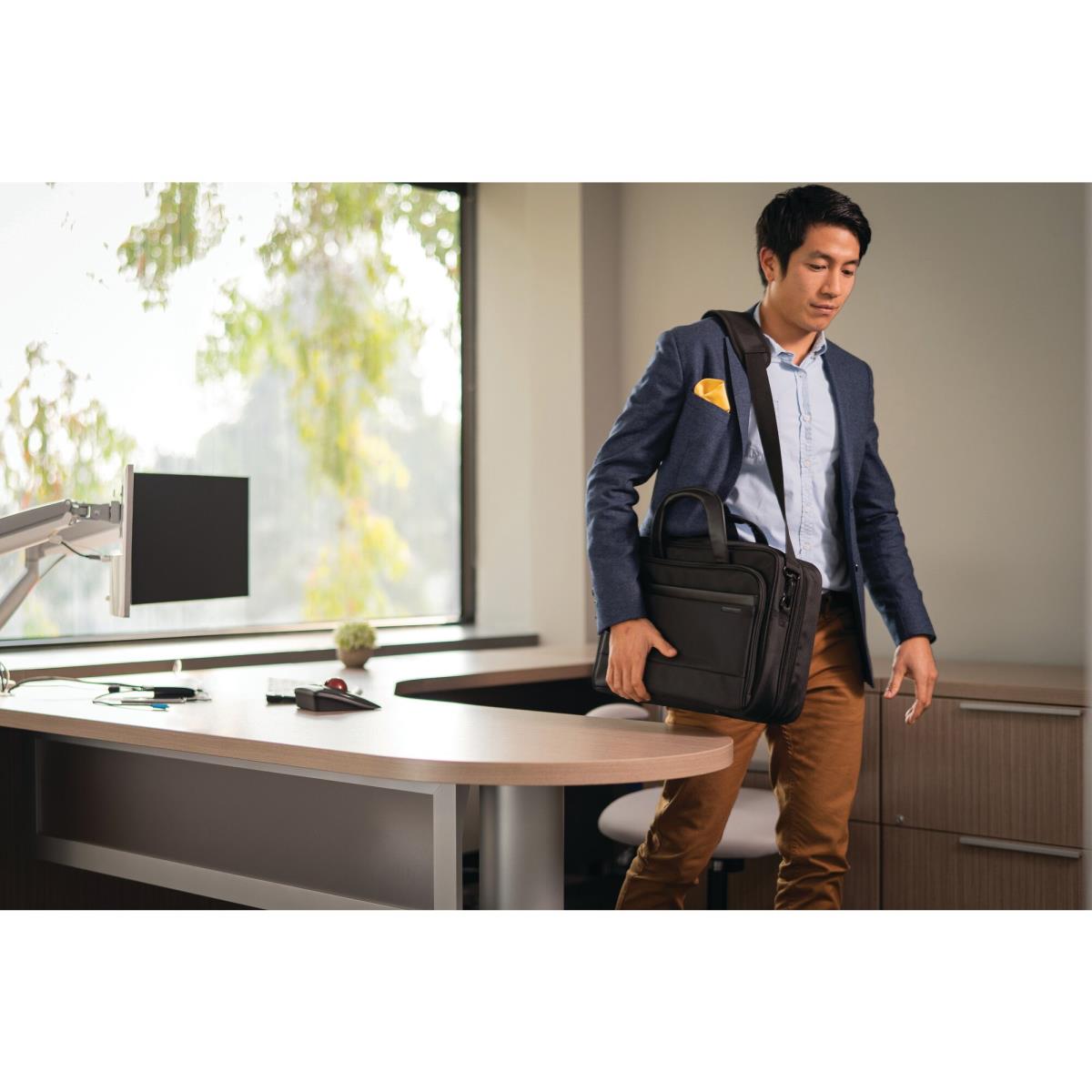 Contour 2.0 Business Laptop Briefcase 15.6in - Black