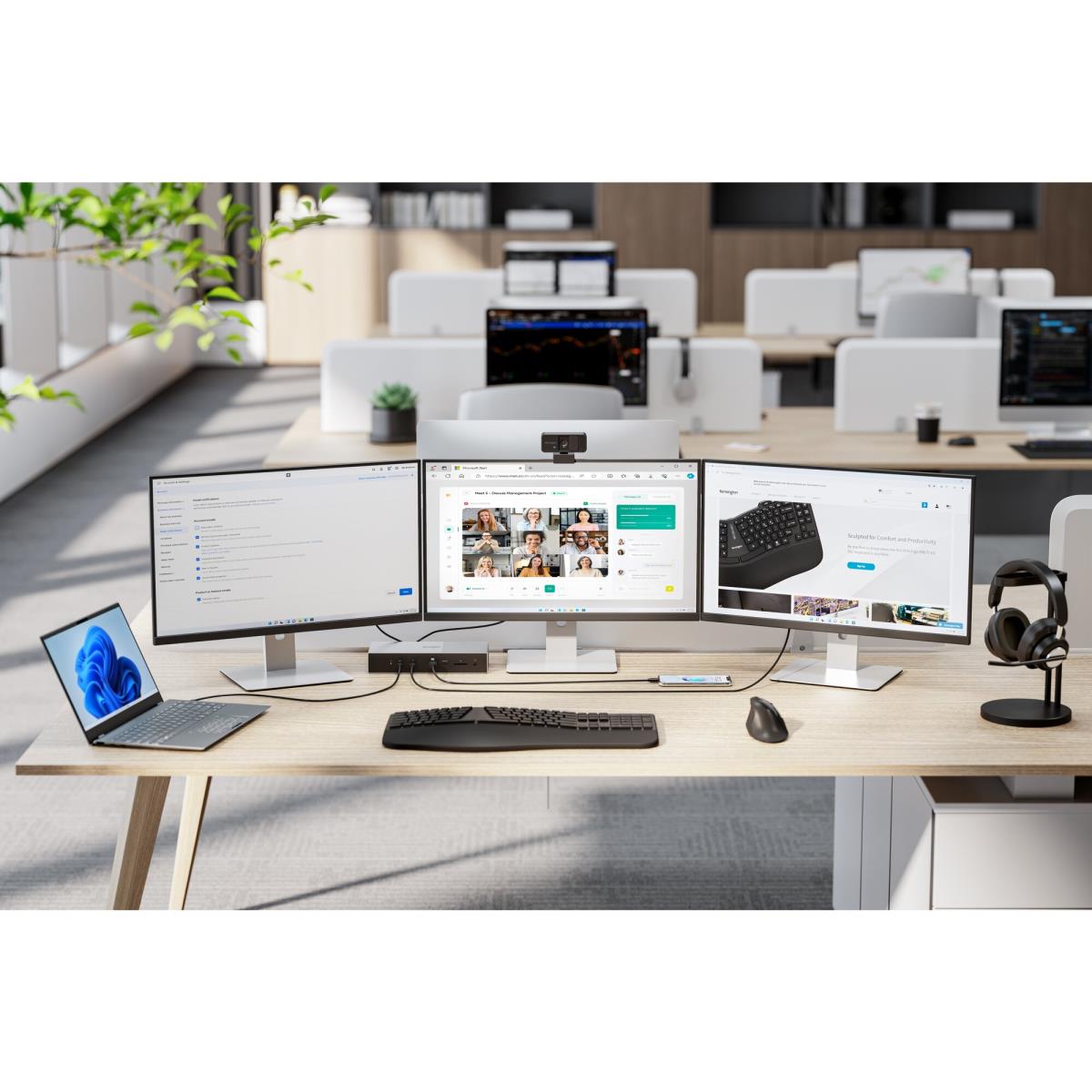 SD5000T5 EQ Thunderbolt 5 Triple 4K Docking Station with 140W PD - Windows/macOS