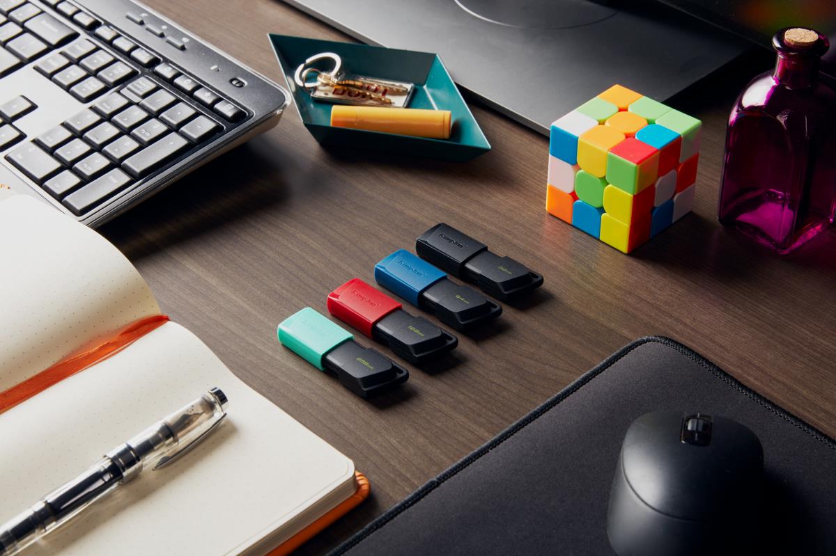 Datatraveler Exodia M - 64GB USB Stick - USB 3.2 - Black + Blue