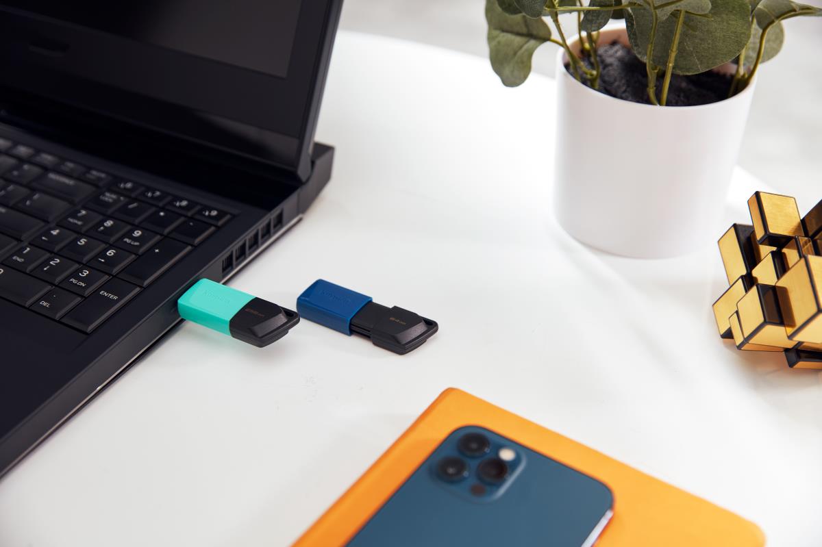 Datatraveler Exodia M - 64GB USB Stick - USB 3.2 - Black + Blue