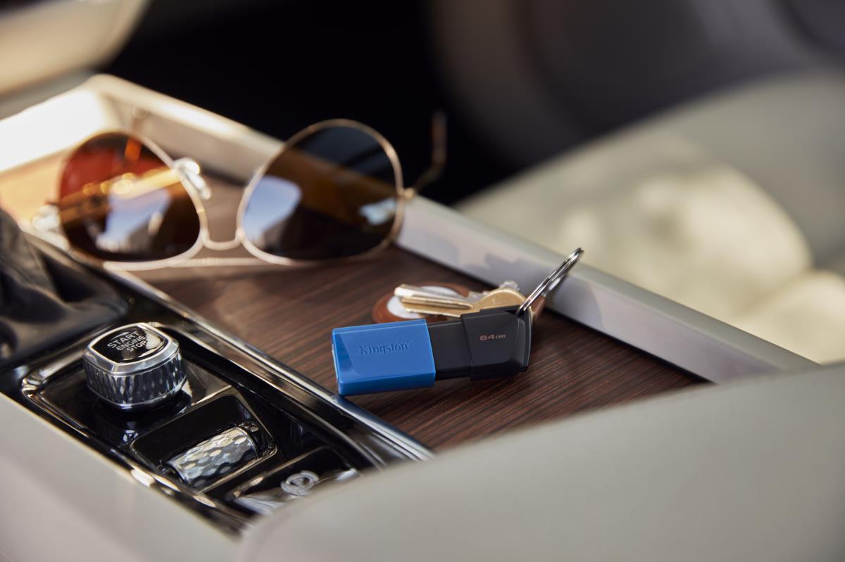 Datatraveler Exodia M - 64GB USB Stick - USB 3.2 - Black + Blue