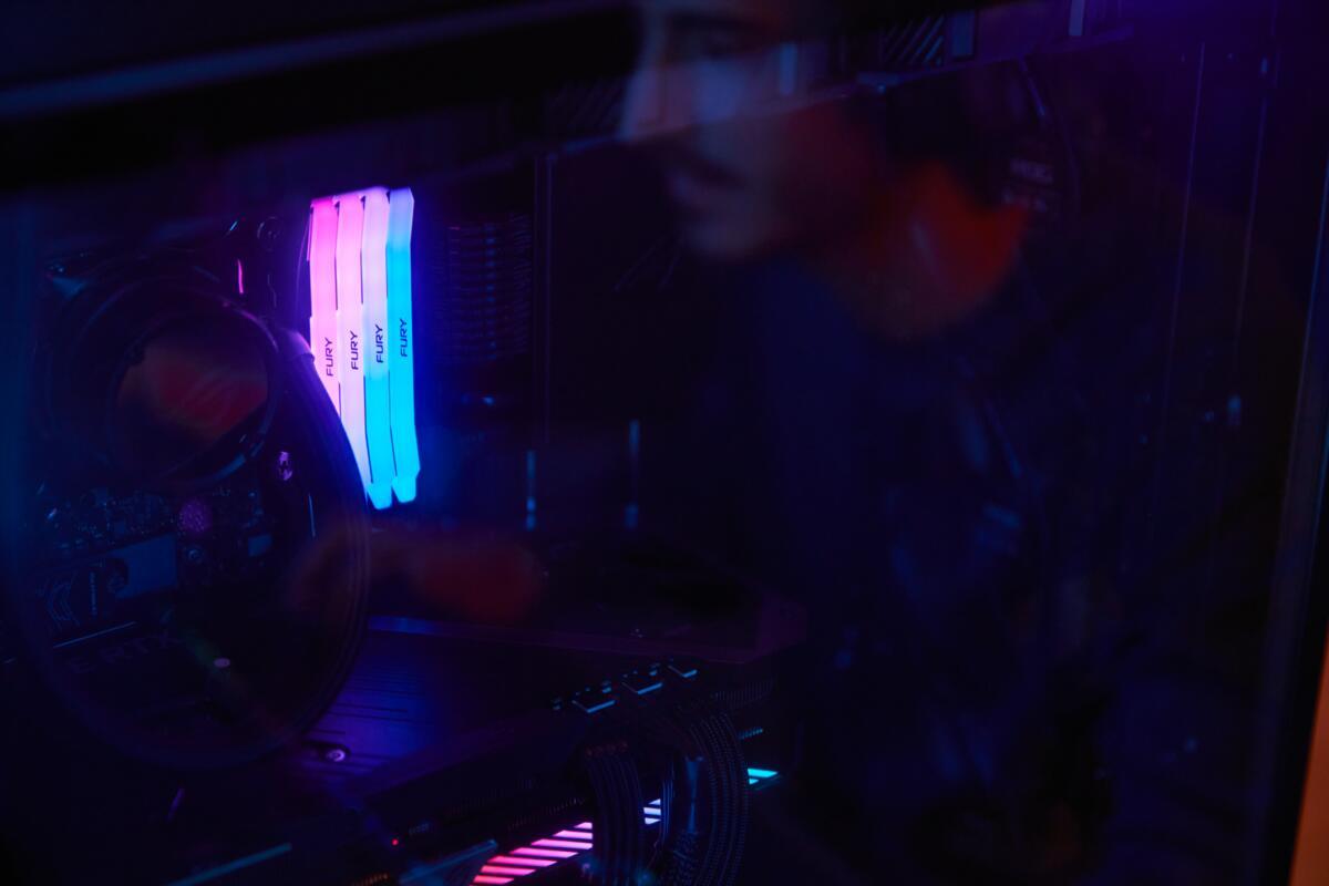 24GB Ddr5 7200mt/s Cl38 DIMM Fury Renegade RGB Silver Xmp