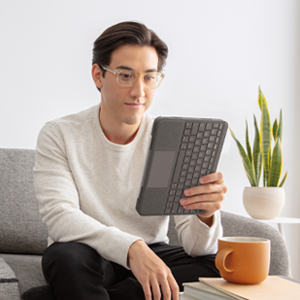 Folio Touch Backlit Keyboard Case With Trackpad Oxford Grey for iPad Air (4th gen) Deutsch Qwertz