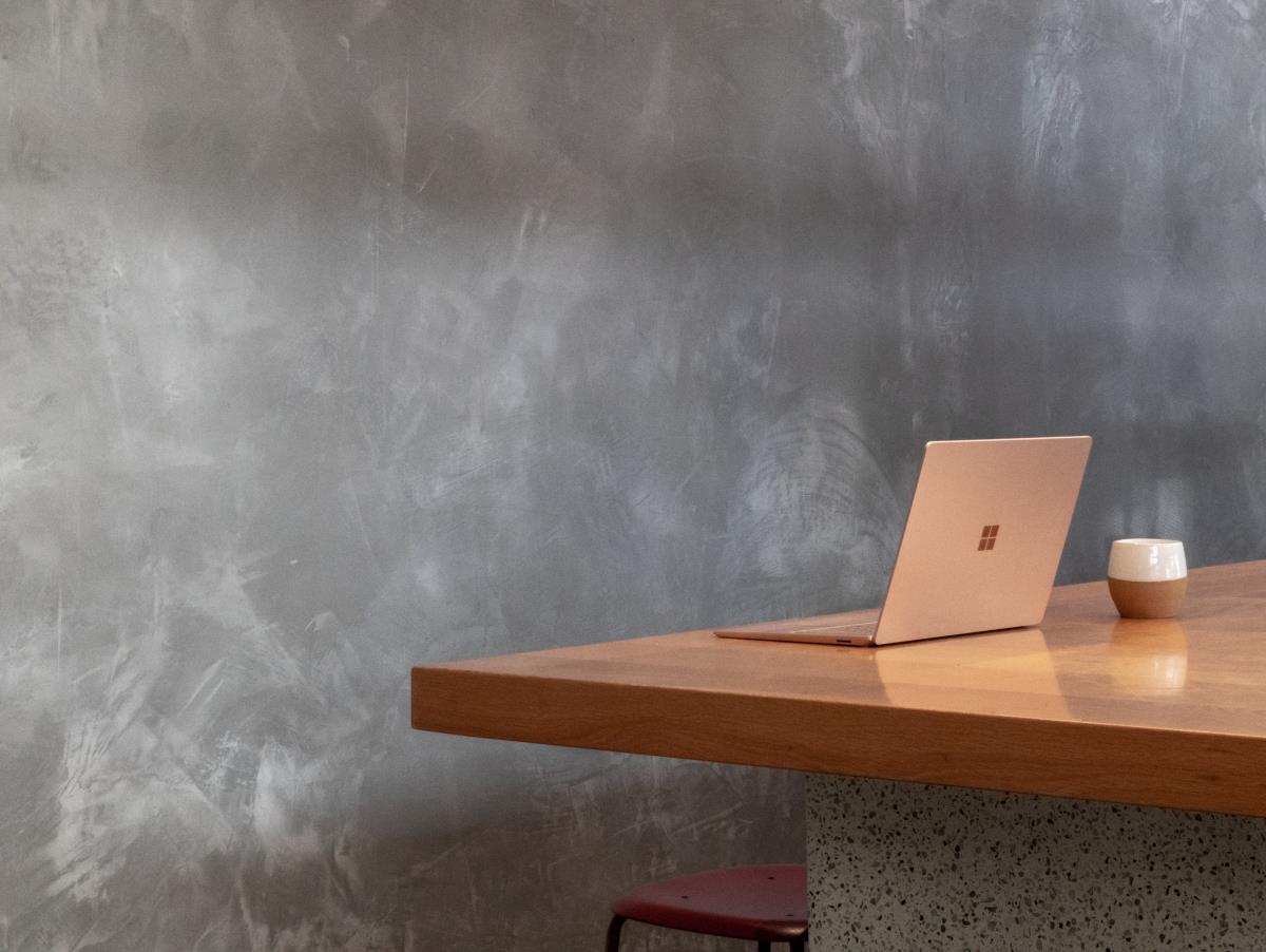Surface Laptop 2 - 13.5in Touchscreen - i7 8650u - 16GB Ram - 1TB SSD - Win10 Pro - Platinum - Azerty Belgian - Uhd Graphics 620