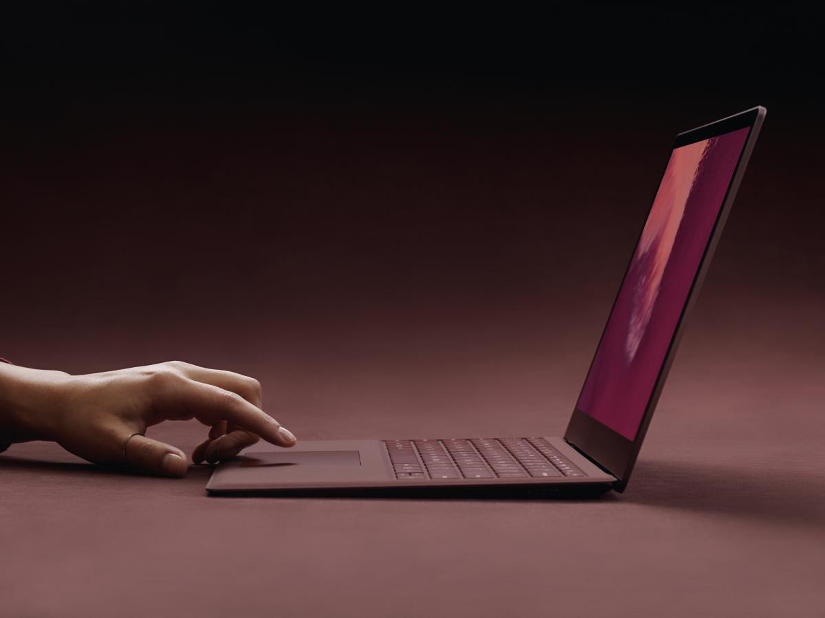 Surface Laptop 2 - 13.5in Touchscreen - i7 8650u - 16GB Ram - 512GB SSD - Win10 Pro - Burgundy - Azerty Belgian - Uhd Graphics 620