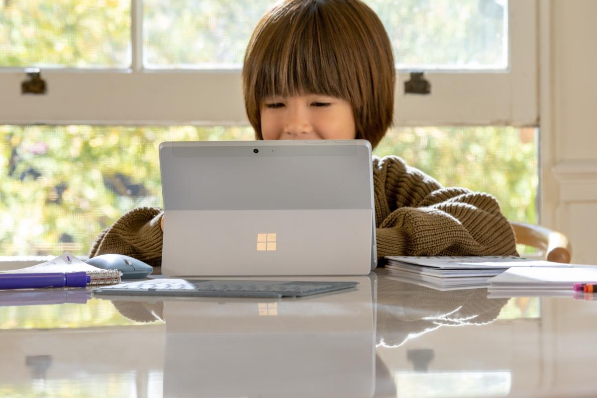 Surface Go 2 Lte - 10.5in - Core M3 8100y - 8GB Ram - 128GB SSD - Win10 Pro - Silver - Hd Graphics 615