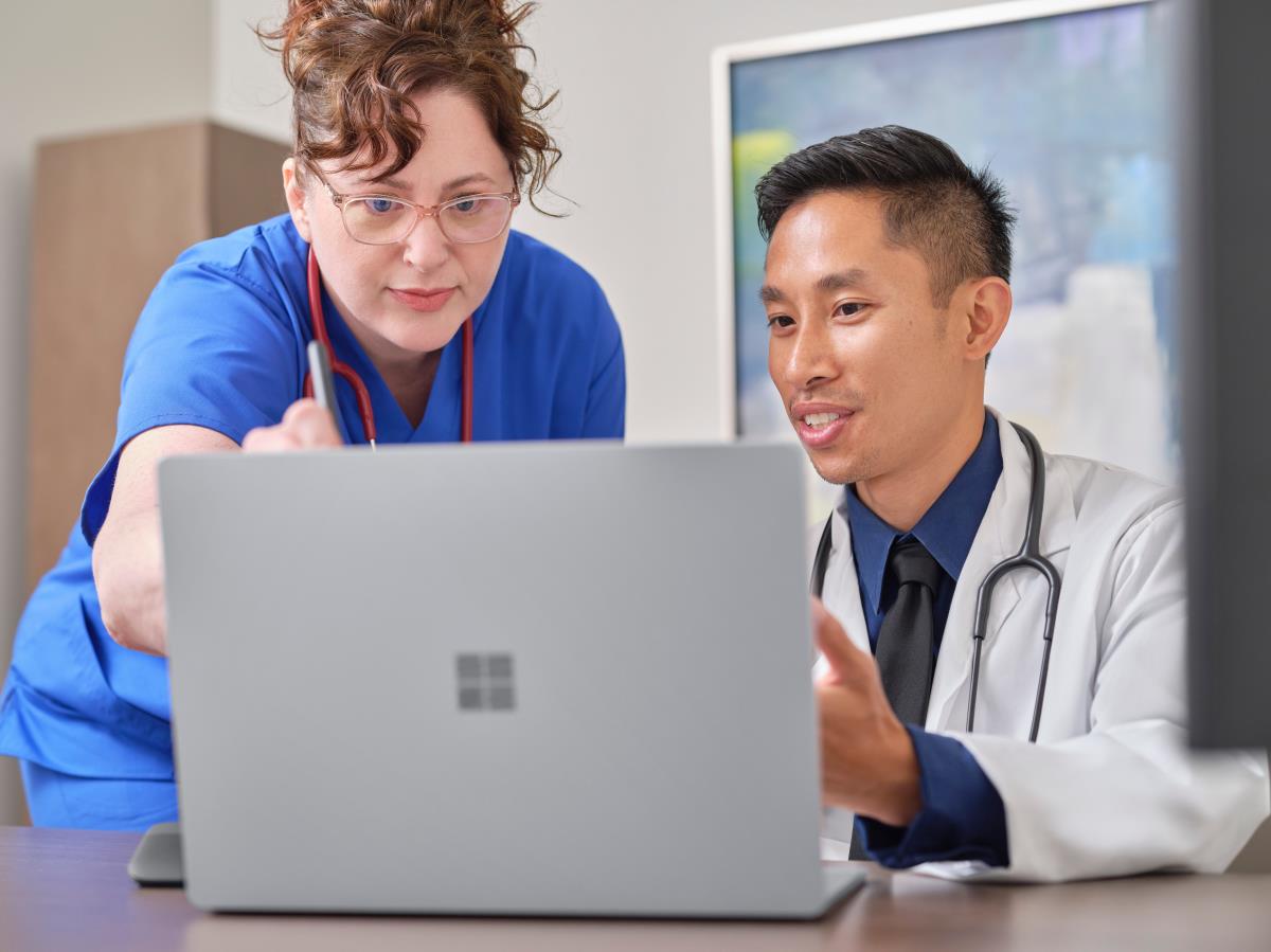 Surface Laptop 4 - 15in - i7 1185g7 - 8GB Ram - 256GB SSD - Win10 Pro - Platinum - Azerty Belgian - Iris Xe Graphics