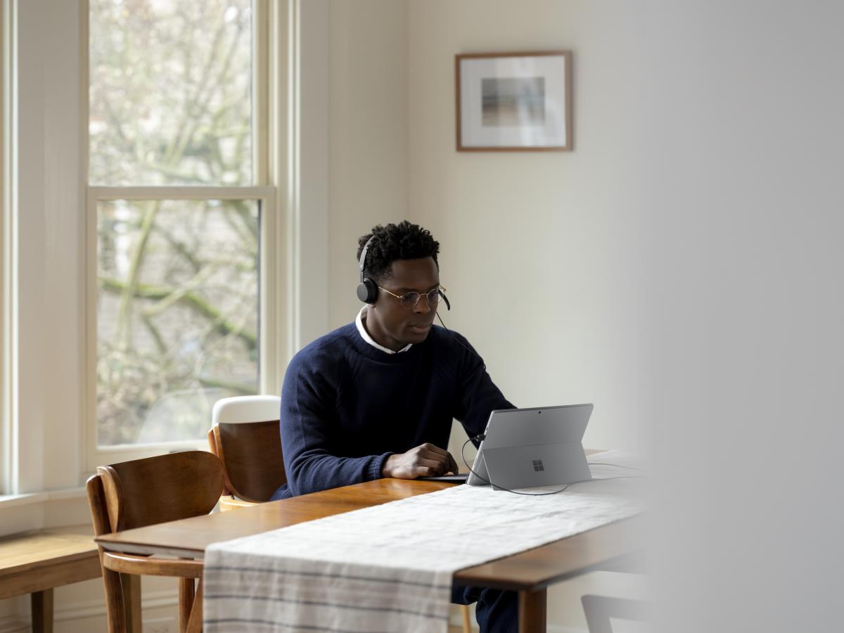 Surface Modern USB Headset - Black - USB Type A