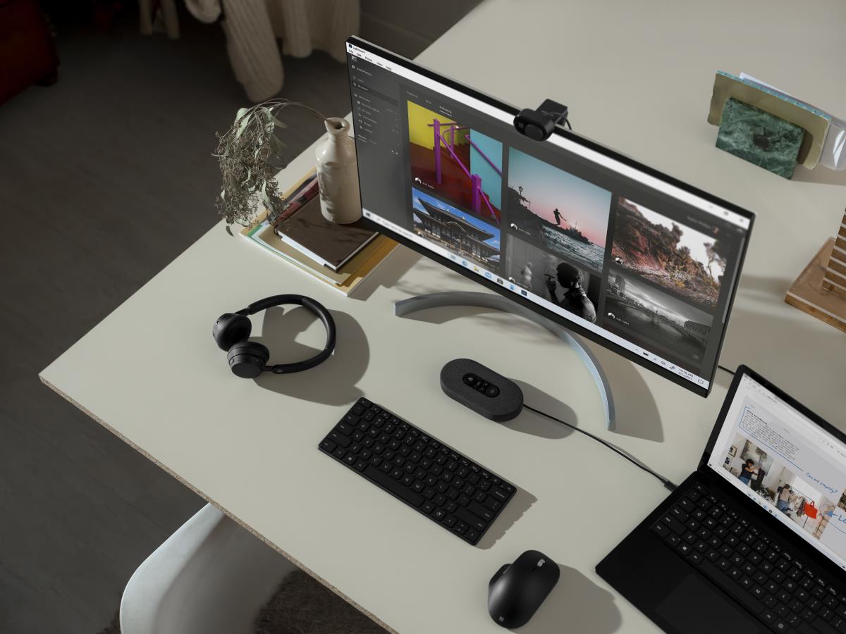 Surface Modern Wireless Headset - Black