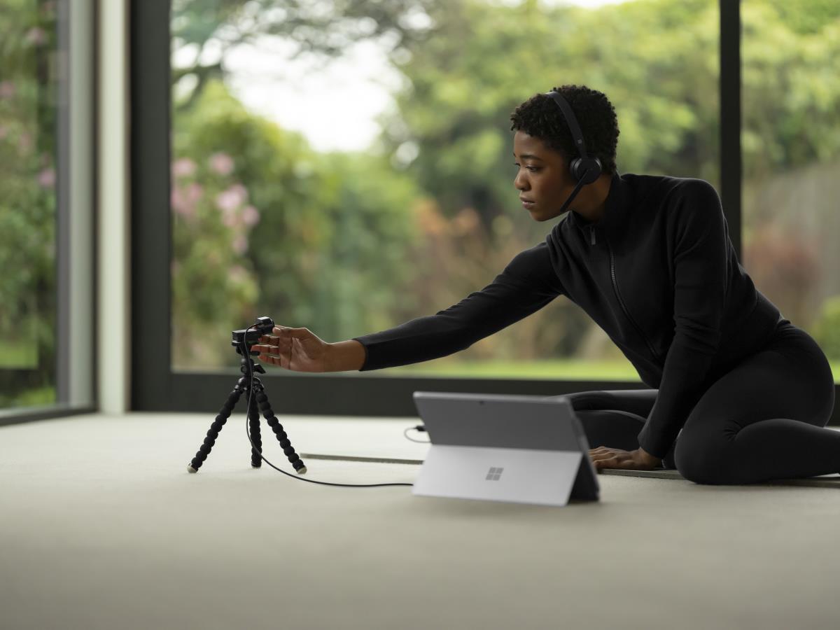Surface Modern Wireless Headset - Black