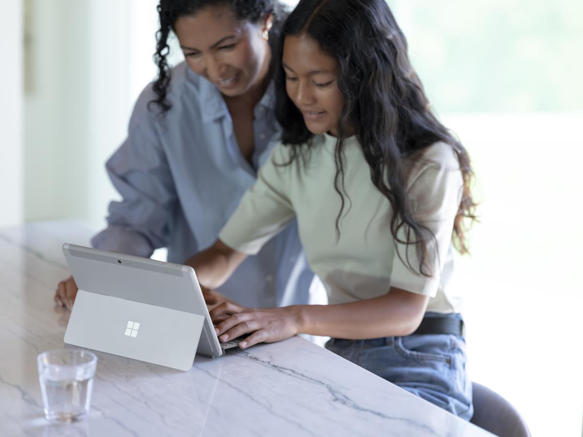 Surface Go 3 - 10.5in - Pentium Gold 6500y - 4GB Ram - 64GB Emmc - Win10 Pro - Platinum - Uhd Graphics 615