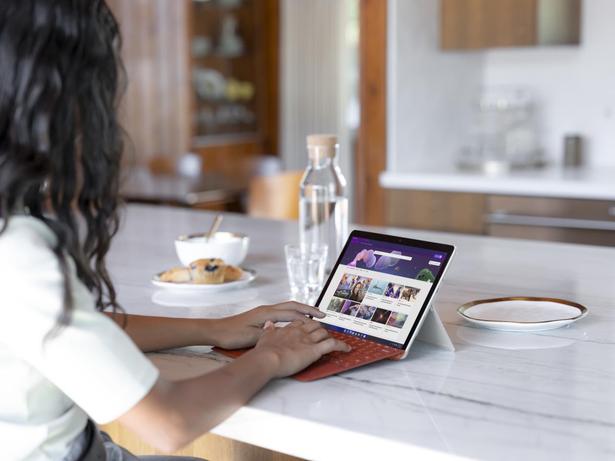 Surface Go 3 - 10.5in - Core i3-10100y - 8GB Ram - 128GB SSD - Win10 Pro - Platinum - Uhd Graphics 615