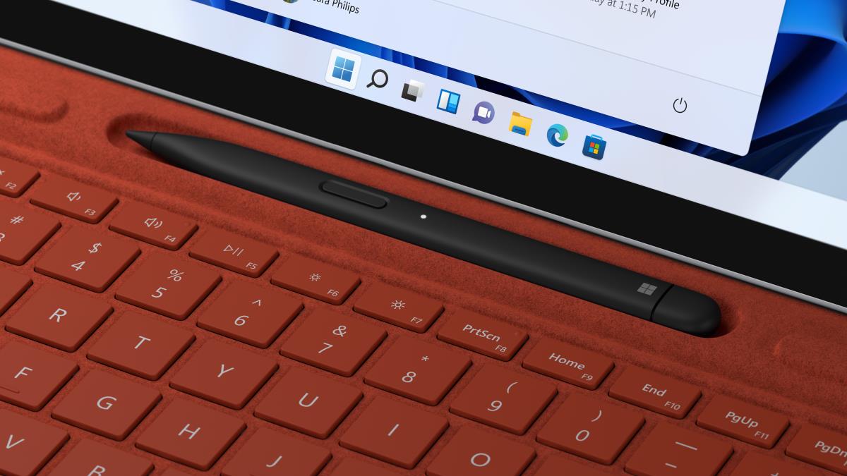 Surface Pro Signature Keyboard With Slim Pen 2 - Poppy Red - Qwerty Int'l