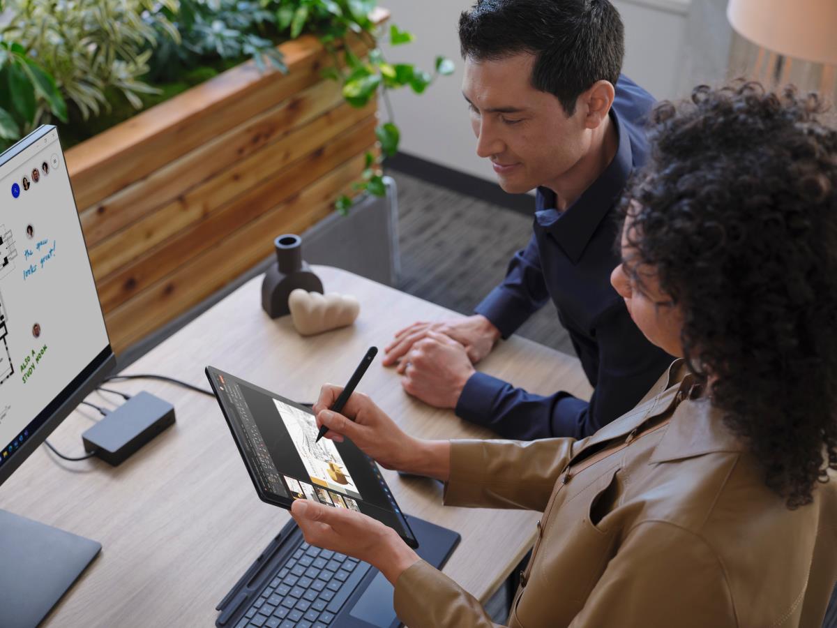 Surface Pro Signature Keyboard With Slim Pen 2 - Black - Azerty Belgian