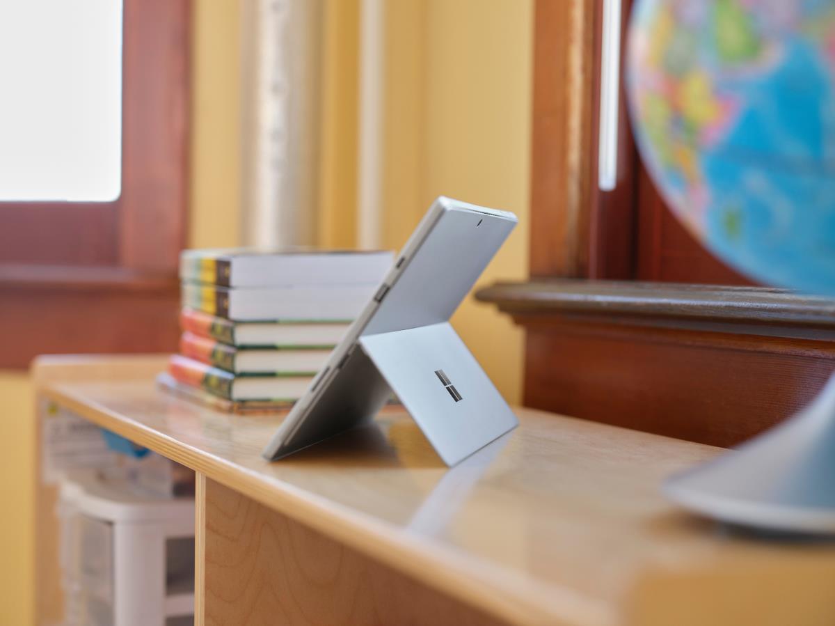 Surface Go 3 - 10.5in - Core i3-10100y - 4GB Ram - 64GB Emmc - Win11 Pro - Platinum - Uhd Graphics 615
