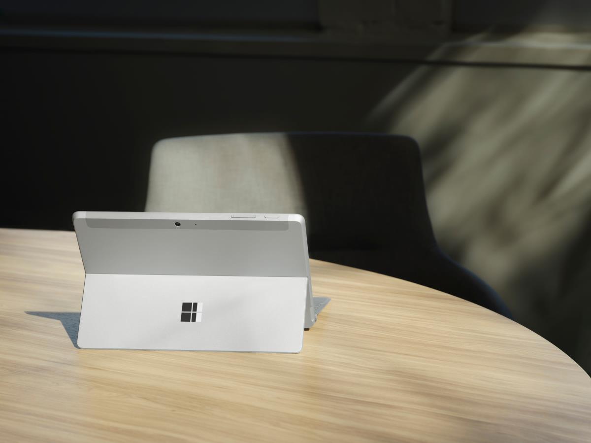 Surface Go 3 Lte - 10.5in Touchscreen - Core i3-10100y - 8GB Ram - 128GB SSD - Win11 Pro - Platinum - Uhd Graphics 615