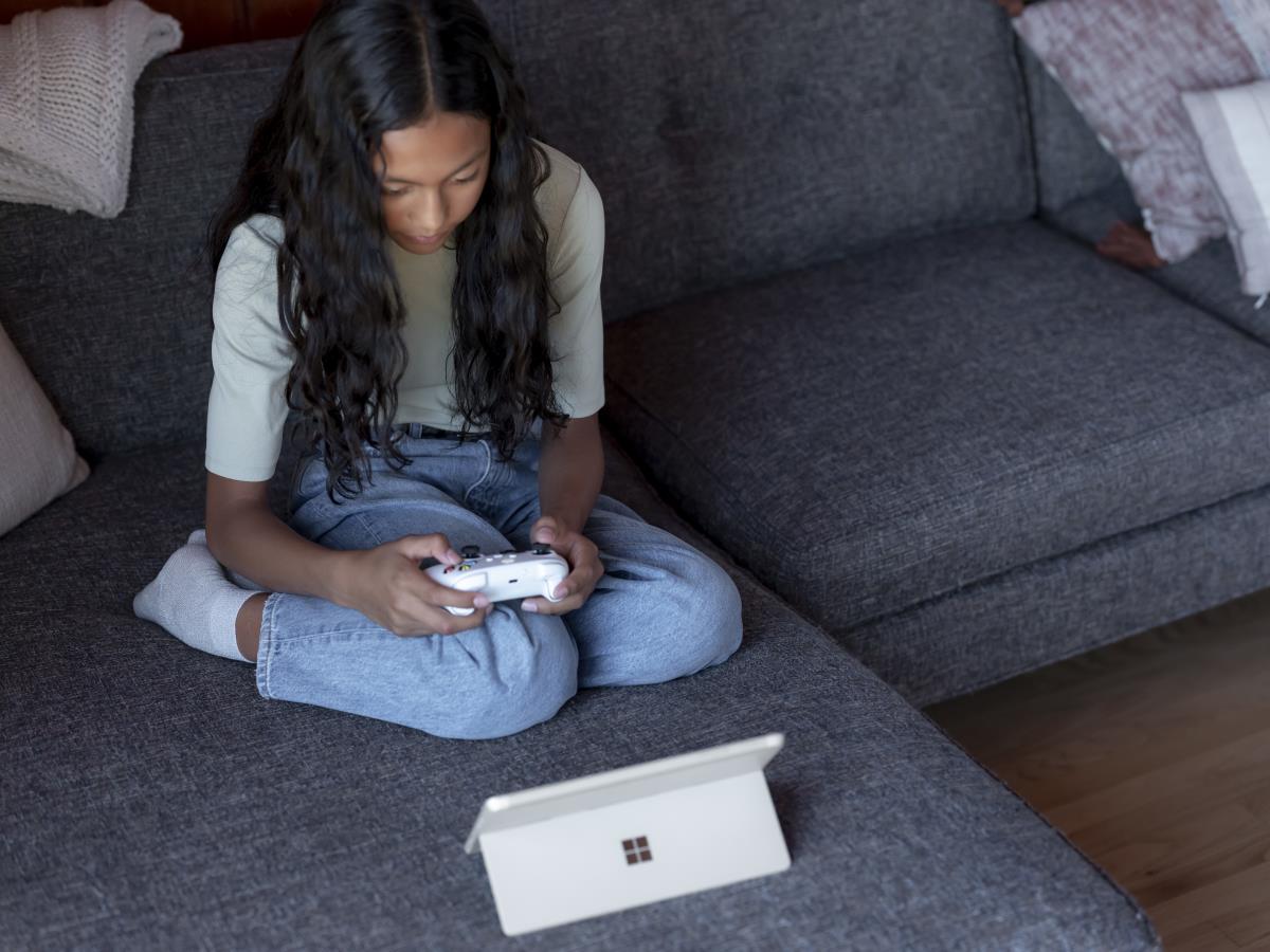 Surface Go 3 Lte - 10.5in Touchscreen - Core i3-10100y - 8GB Ram - 256GB SSD - Win10 Pro - Platinum - Uhd Graphics 615