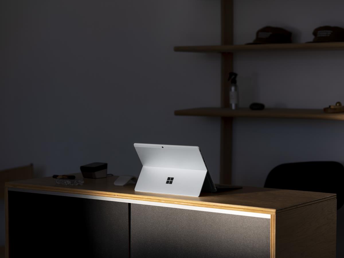 Surface Pro X - 13in - Sq1 - 8GB Ram - 256GB SSD - Win10 Pro - Platinum - Qualcomm Adreno 685