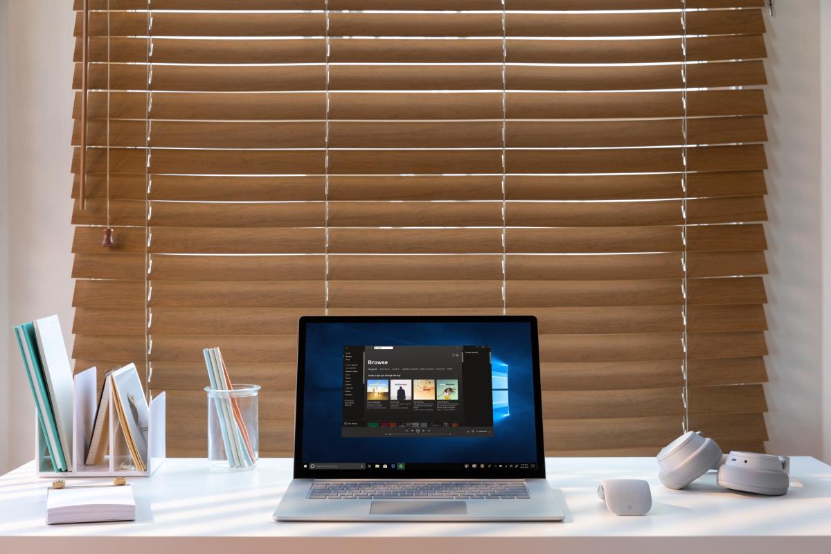 Surface Laptop 3 - 15in - i5 1035g7 - 8GB Ram - 128GB SSD - Win10 Pro - Platinum - Qwertzu Swiss-lux