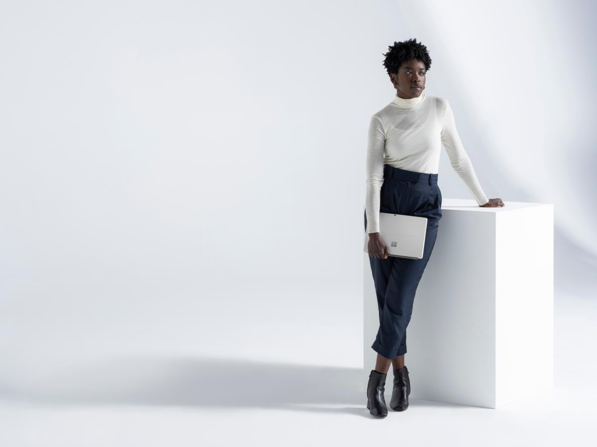 Surface Pro 8 - 13in - i3 1115g4 - 8GB Ram - 128GB SSD - Win11 Pro - Platinum - Iris Xe Graphics - At/be/fr/de/