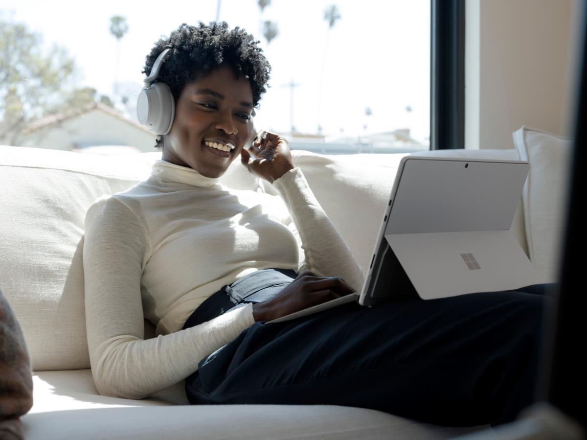 Surface Pro 8 - 13in - i5 1145g7 - 8GB Ram - 256GB SSD - Win10 Pro - Platinum - Iris Xe Graphics - At/be/fr/de/