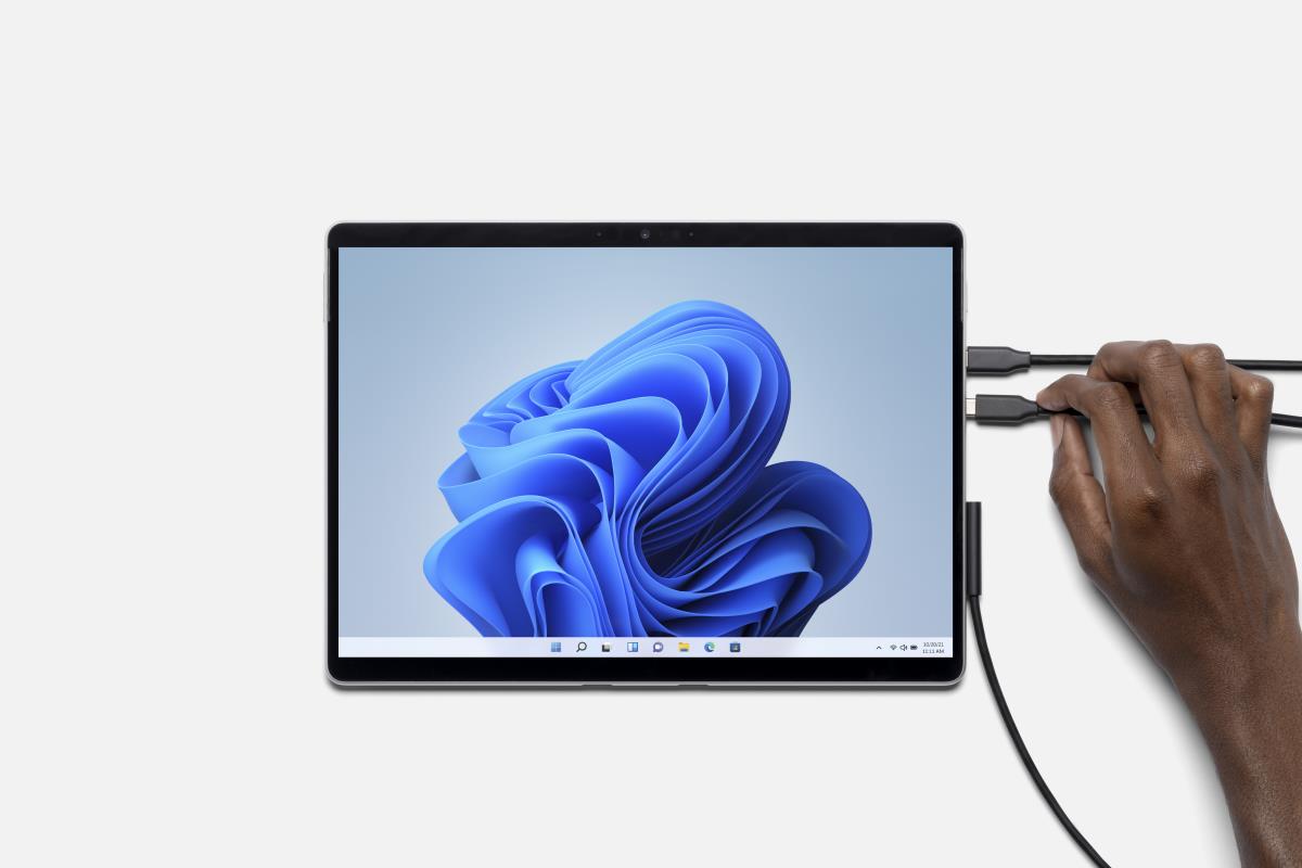 Surface Pro 8 Lte - 13in Touchscreen - i5 1145g7 - 8GB Ram - 256GB SSD - Win10 Pro - Platinum - Iris Xe Graphics - At/be/fr