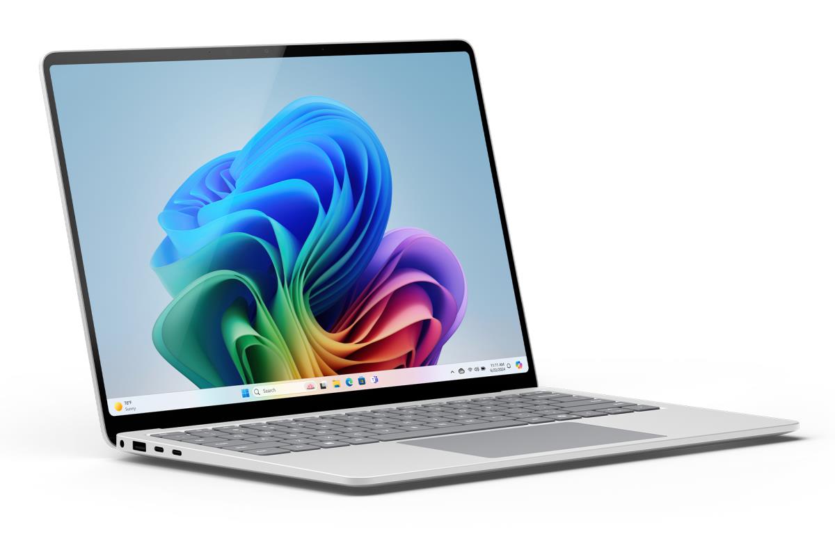 Surface Laptop 7 - 13.8in Touchscreen - Snapdragon X Plus - 16GB Ram - 256GB SSD - Win11 Pro - Platinum - Qwerty Int'l - Qualcomm Adreno